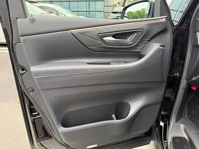 صورة 21 لـ 2026 Toyota ALPHARD