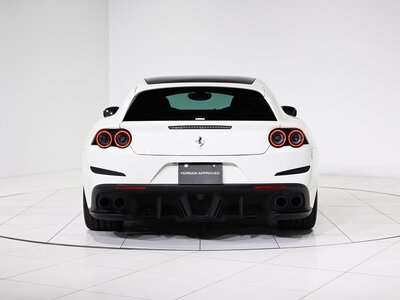 2018 Ferrari GTC4 LUSSO — фото 8