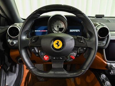 2018 Ferrari GTC4 LUSSO — фото 9