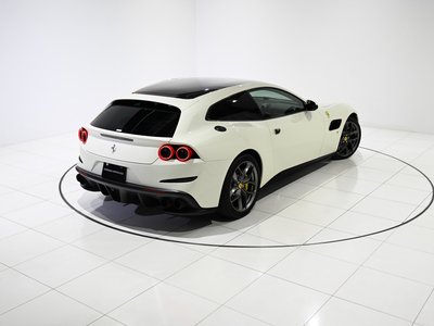 2018 Ferrari GTC4 LUSSO — фото 38