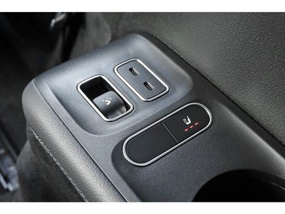 2021 Mercedes-BENZ GLS thumbnail 49