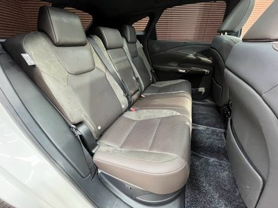 صورة مصغرة 43 لـ 2023 Lexus RX