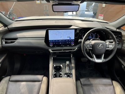 صورة مصغرة 46 لـ 2023 Lexus RX