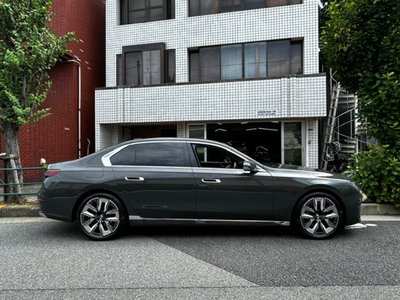 2024 BMW 7 SERIES photo 3