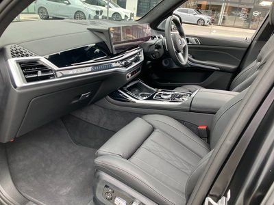 2025 BMW X7 thumbnail 19