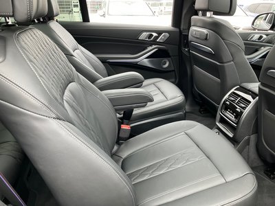 2025 BMW X7 thumbnail 51