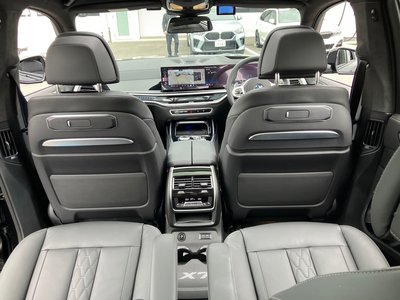 2025 BMW X7 thumbnail 22