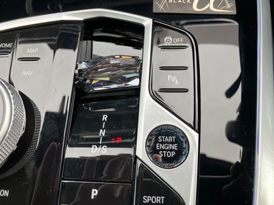 2025 BMW X7 thumbnail 32
