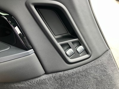 2025 BMW X7 thumbnail 57