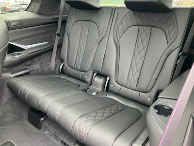 2025 BMW X7 thumbnail 54