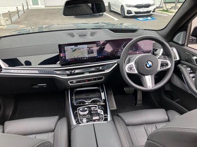 2025 BMW X7 thumbnail 23