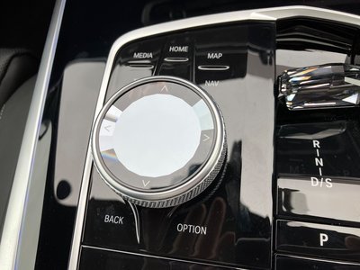 2025 BMW X7 thumbnail 30