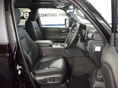 صورة 46 لـ 2025 Toyota LAND CRUISER 250