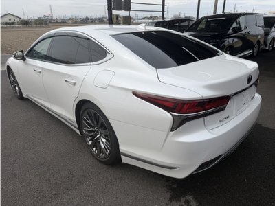 صورة 8 لـ 2018 Lexus LS
