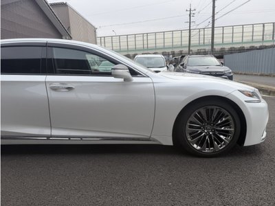 صورة 5 لـ 2018 Lexus LS