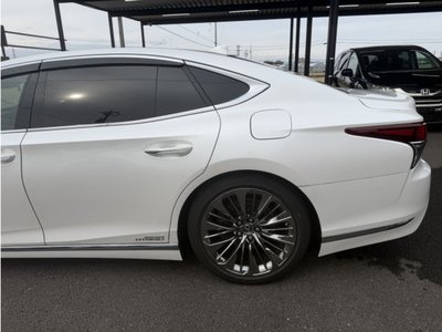 صورة 9 لـ 2018 Lexus LS