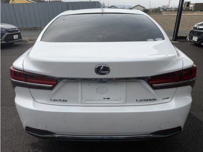 صورة 7 لـ 2018 Lexus LS