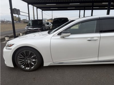 صورة 10 لـ 2018 Lexus LS