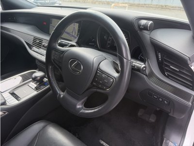 صورة 17 لـ 2018 Lexus LS