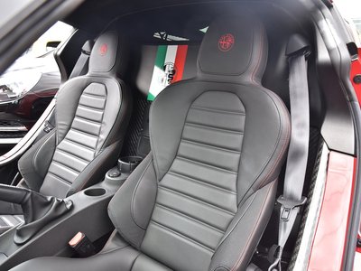 2015 ALFA Romeo 4C — фото 8