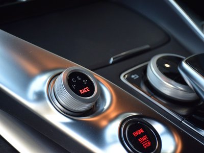صورة 9 لـ 2018 Mercedes-BENZ GT AMG