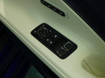 2023 Lexus LC thumbnail 29