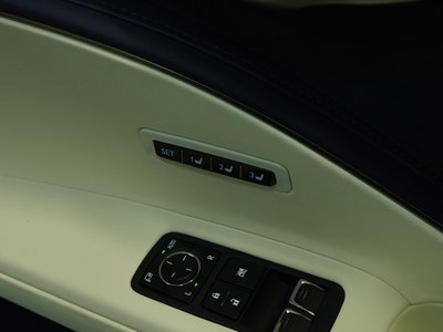 2023 Lexus LC thumbnail 30