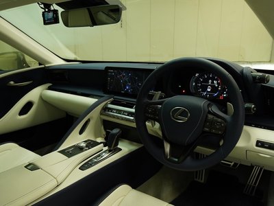 2023 Lexus LC thumbnail 38
