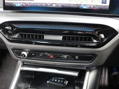 2025 BMW 3 SERIES thumbnail 44