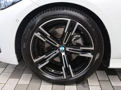 2025 BMW 3 SERIES photo 16