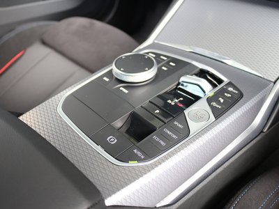 2025 BMW 3 SERIES photo 9