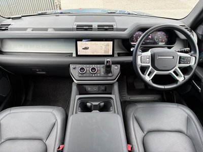 2024 LAND Rover DEFENDER photo 3
