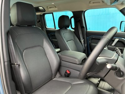 2024 LAND Rover DEFENDER photo 6