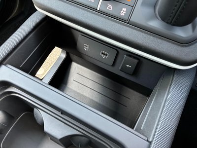 2024 LAND Rover DEFENDER thumbnail 30