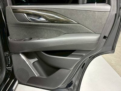 صورة مصغرة 57 لـ 2017 Cadillac ESCALADE