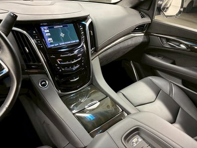 صورة مصغرة 37 لـ 2017 Cadillac ESCALADE