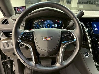 صورة مصغرة 34 لـ 2017 Cadillac ESCALADE