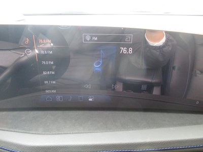2025 Cadillac XT4 — миниатюра 14