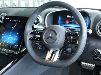 صورة 8 لـ 2025 Mercedes-BENZ GT AMG