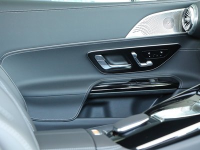 صورة 11 لـ 2025 Mercedes-BENZ GT AMG