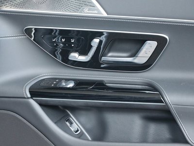 صورة 13 لـ 2025 Mercedes-BENZ GT AMG