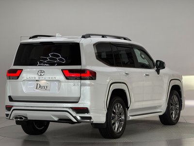 2026 Toyota LAND CRUISER 300 photo 9