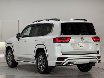 2026 Toyota LAND CRUISER 300 photo 8