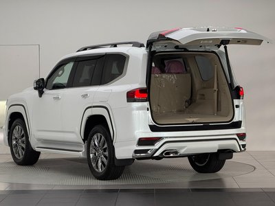 2026 Toyota LAND CRUISER 300 photo 16
