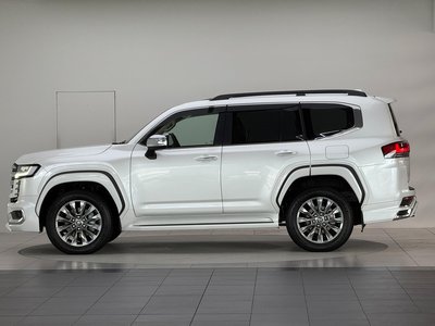 2026 Toyota LAND CRUISER 300 photo 6