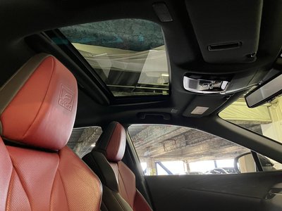 2023 Lexus RX — миниатюра 32