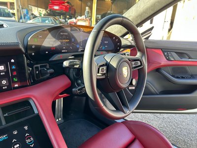 2021 Porsche TAYCAN thumbnail 25