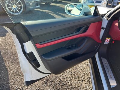 2021 Porsche TAYCAN thumbnail 27