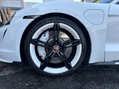 2021 Porsche TAYCAN thumbnail 32