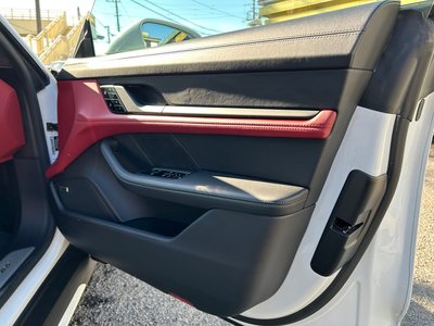 2021 Porsche TAYCAN thumbnail 24